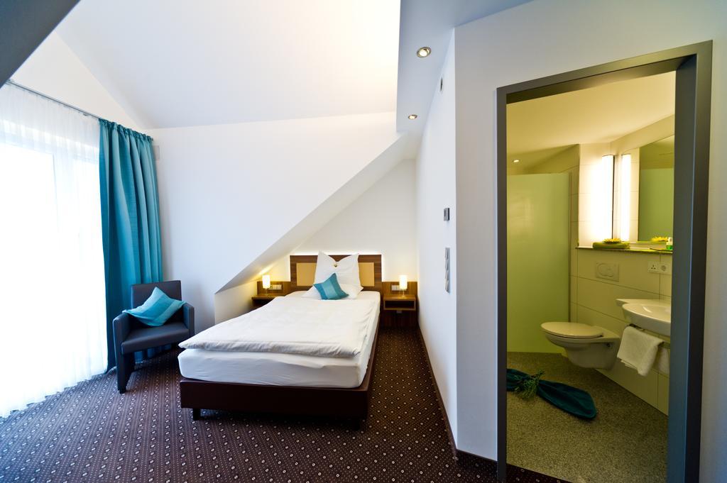 Wohlfuehl-Hotel Neu ไฮเดลเบิร์ก ภายนอก รูปภาพ