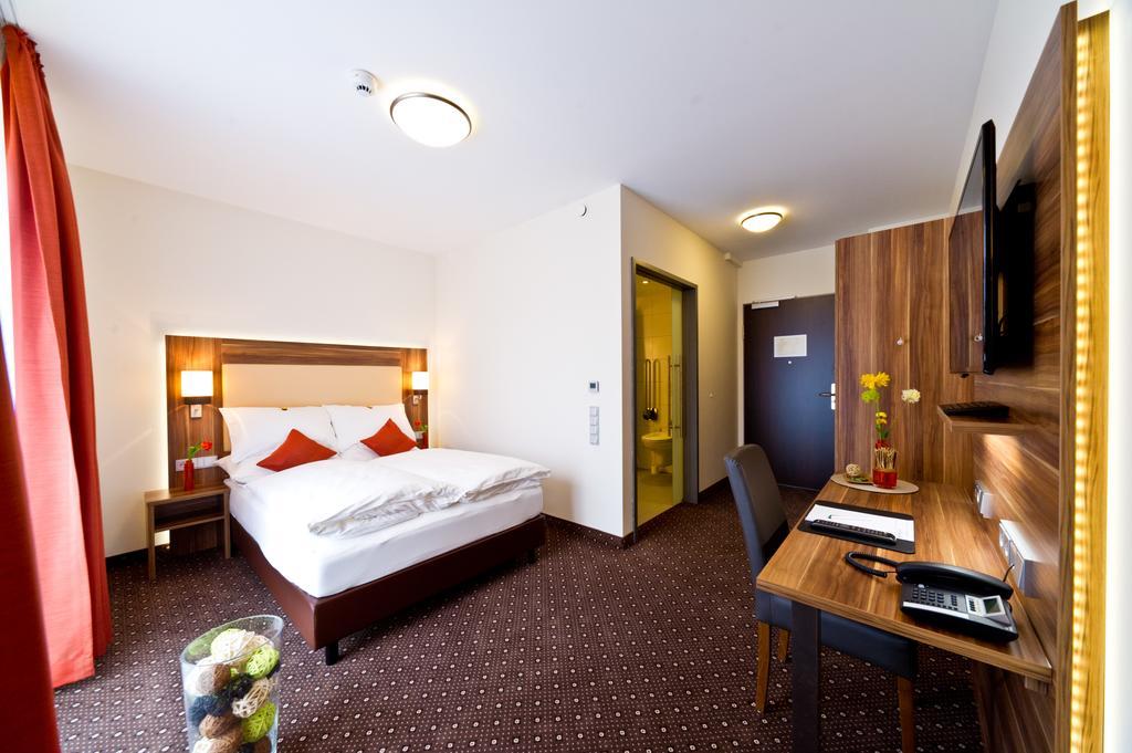 Wohlfuehl-Hotel Neu ไฮเดลเบิร์ก ภายนอก รูปภาพ