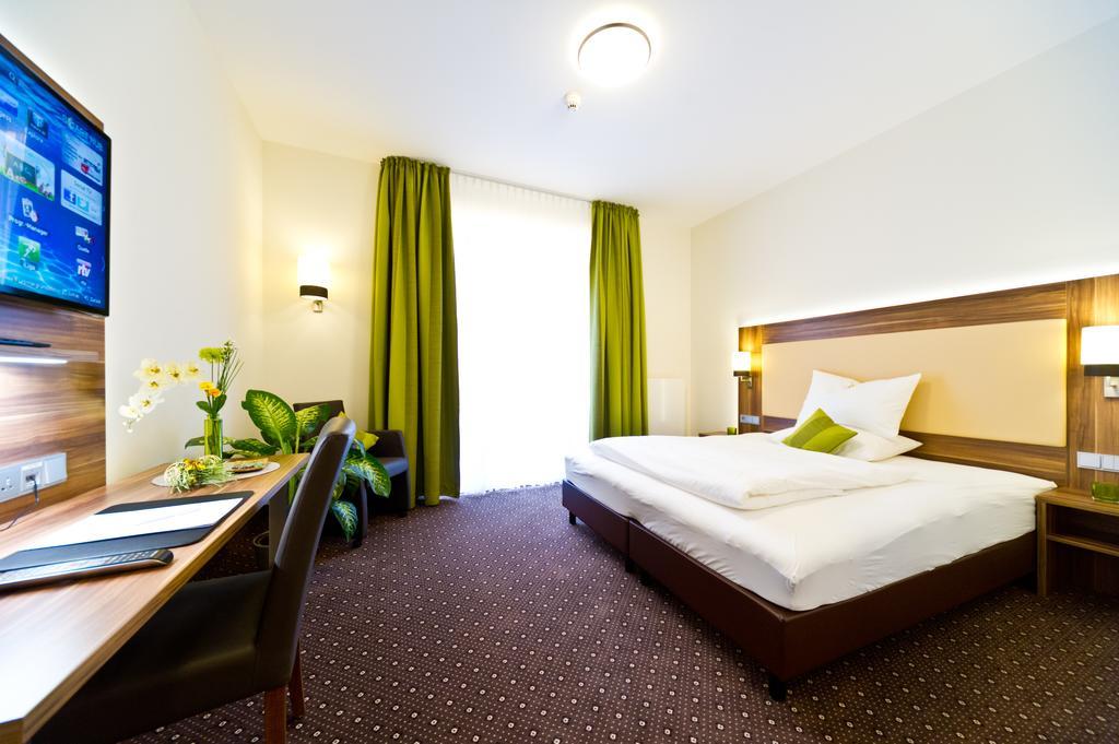 Wohlfuehl-Hotel Neu ไฮเดลเบิร์ก ภายนอก รูปภาพ